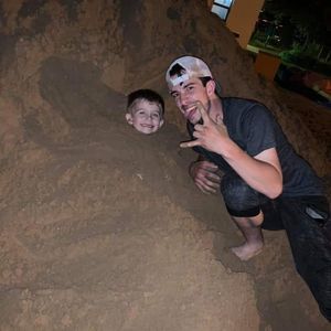 Meet your Posher, Nicholas